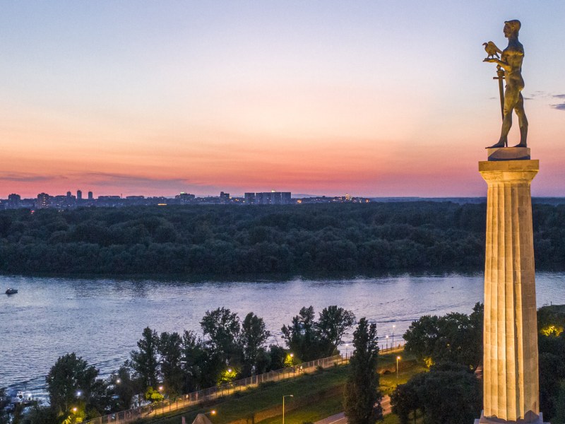 Spomenik Pobedniku — fotografija 2