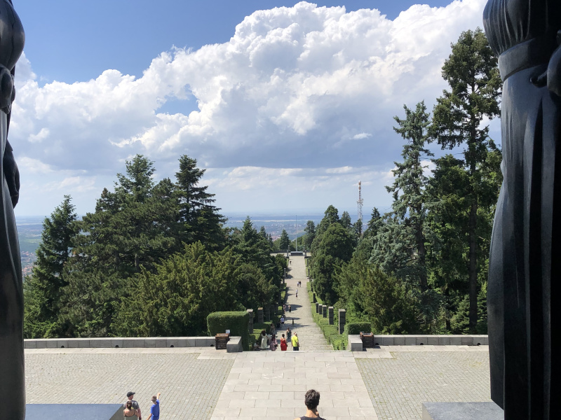 Spomenik neznanom junaku — fotografija 2