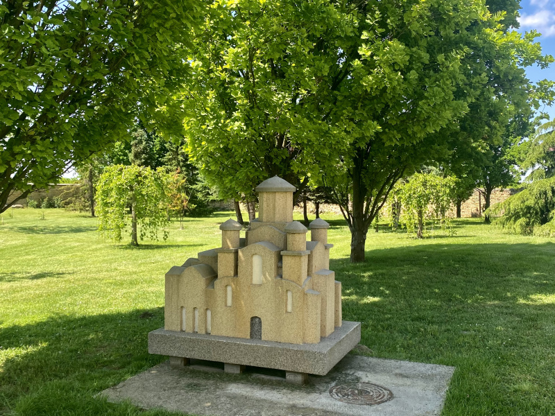 Manastir Kovilj — fotografija 2