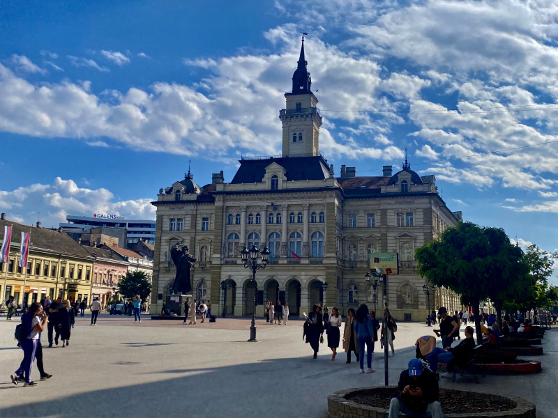 Novi Sad (trg)