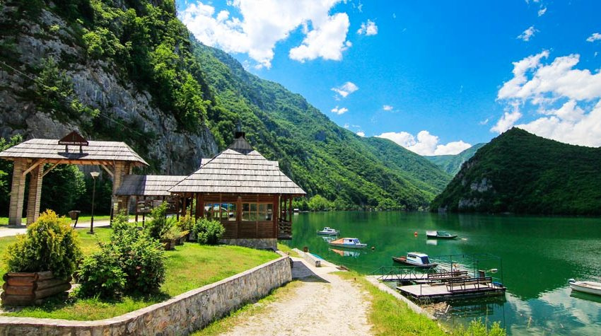 Jezero Perućac (Jezera) — glavna fotografija